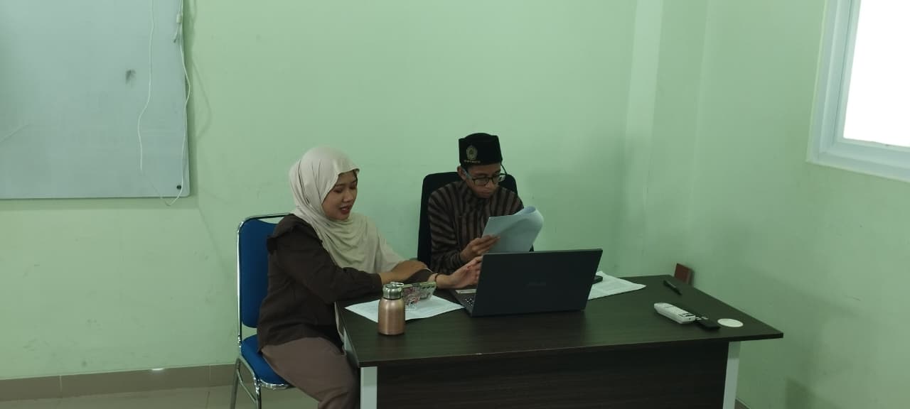 Persiapan Final MYSCOM, Siswa MTsN 9 Bantul Asah Kemampuan Presentasi Esai